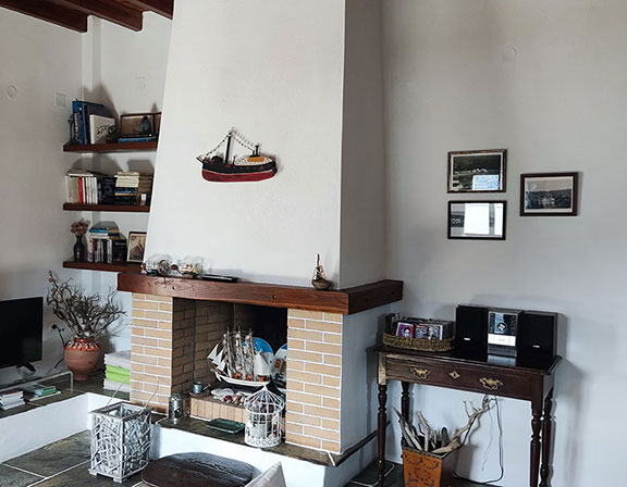 Living room with fireplace